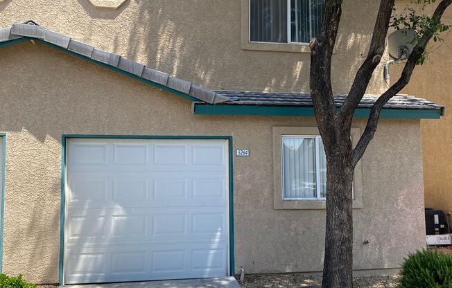AMERICANA Property Mgmt - Gated 2beds -2baths Townhouse in Spring Valley