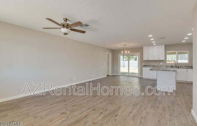 1112 W DRAGOON AVE
