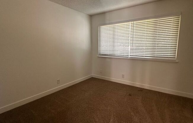 1 bed, 1 bath, 437 sqft, $995, Unit F