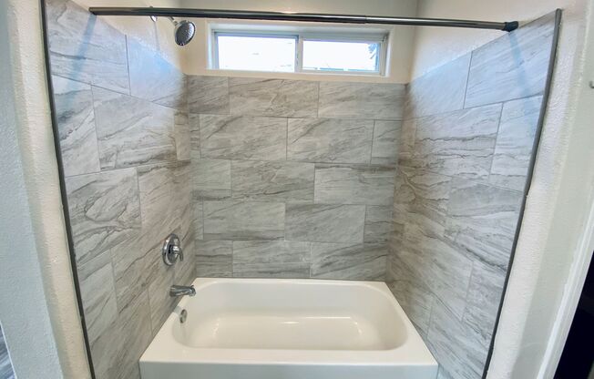 3 beds, 3 baths, $2,050