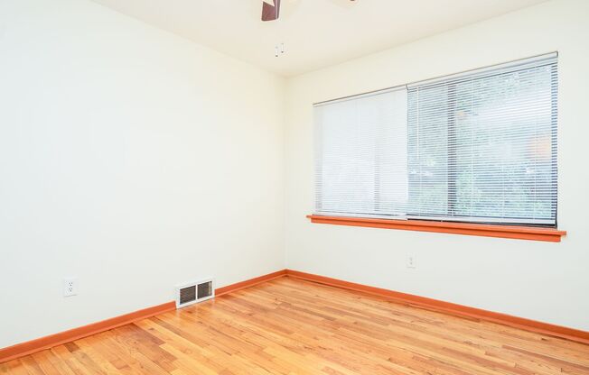 2 beds, 1 bath, 1,377 sqft, $1,795, Unit TH29