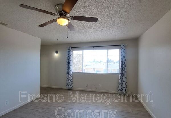589 E BARSTOW AVE