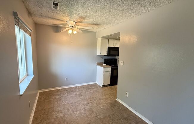 Spacious 2-bedroom Condo available in Aurora