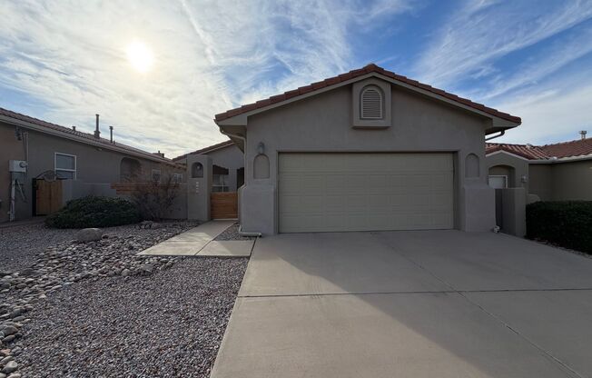 Roomy 3 Bedroom 2 Bathroom Home In Quintessence!