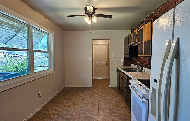 3 BED | 1 BATH | SINGLE-LEVEL HOME | NORTH