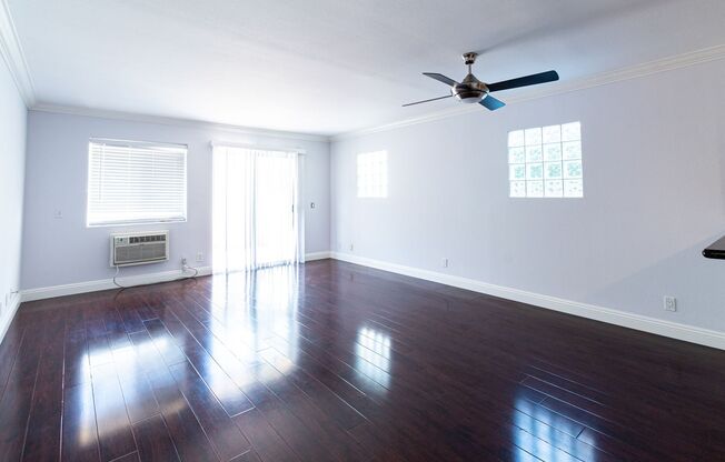 404 W 4th St