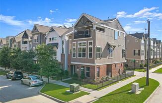 2705 Yellow Jasmine Lane