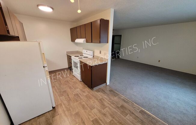 2 beds, 1 bath, 636 sqft, $1,450, Unit 28-4