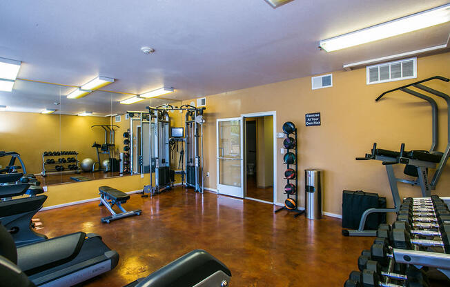 Apartments on the Westside of Albuquerque with Gym and Free Weights