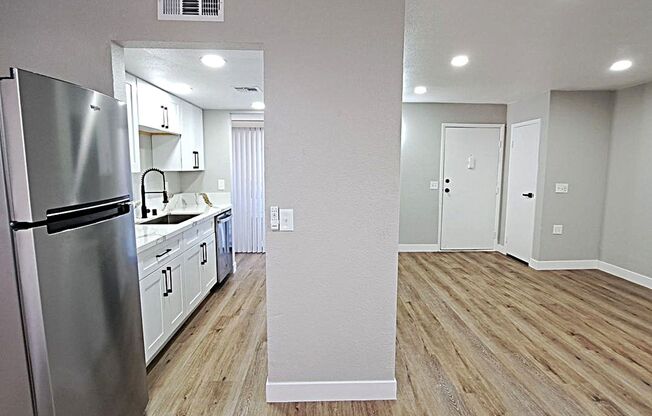 NEWLY RENOVATED & MODENIZED 2ND FLOOR CONDO IN SPRING VALLEY