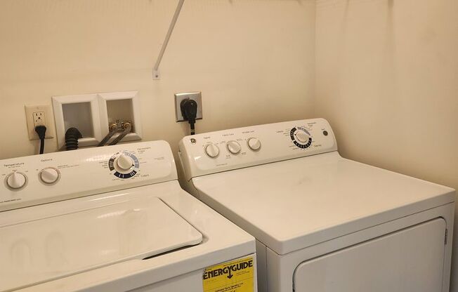 2 beds, 2.5 baths, 1,316 sqft, $1,965, Unit SU10_104