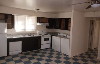 2 beds, 1 bath, $995, Unit #1