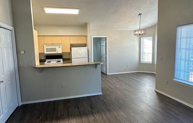 2 beds, 2 baths, 1,000 sqft, $1,425