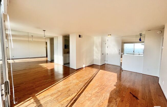 1 bed, 1.5 baths, 715 sqft, $3,000, Unit 808