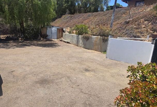 House FOR RENT in Bonita!! Pool and views.