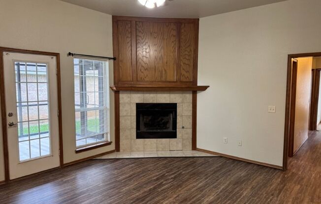 3 bed in Moore schools new paint, ready for move in!
