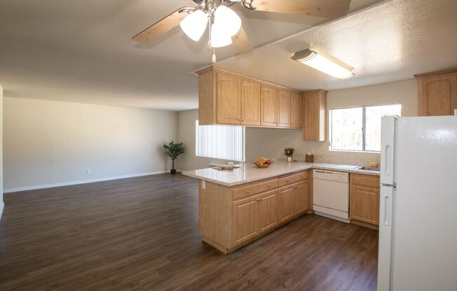 2 beds, 2 baths, 975 sqft, $2,950, Unit G-10