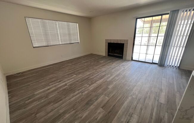 Lovely like new home!!