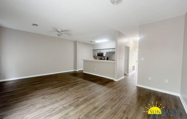 Beautiful 3 Bedroom 2-Story Unit in Navarre!