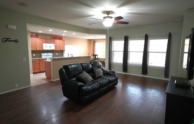 4 beds, 2 baths, $1,750