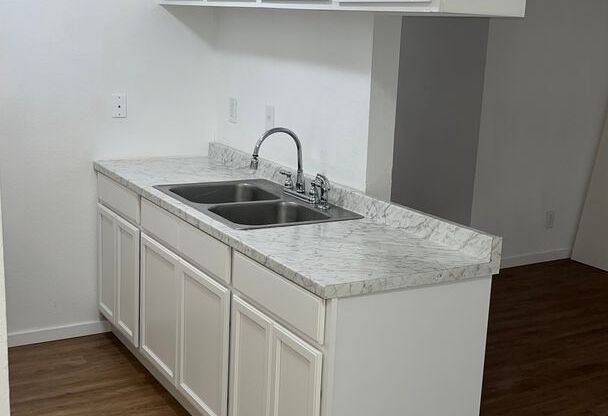 Dresser Complex