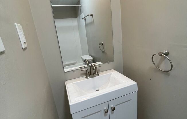 Studio, 1 bath, 440 sqft, $850, Unit Commercial (508 S. Millvale)