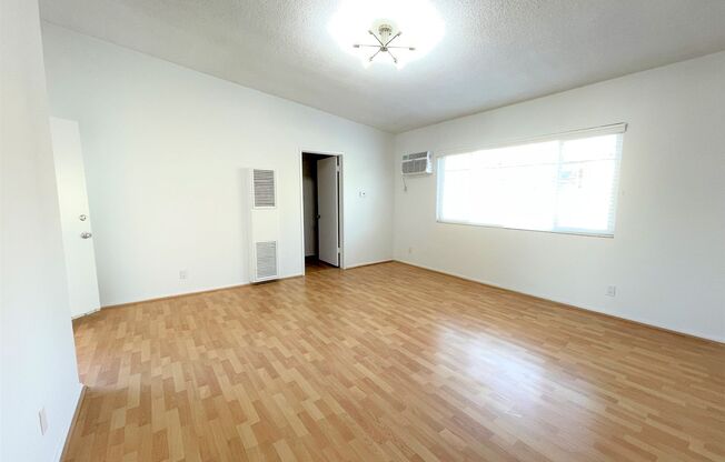 1863 10th St.