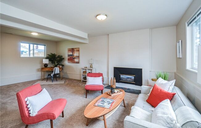 5 beds, 3 baths, $3,900