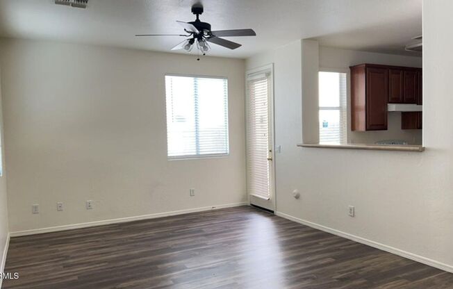 Charming 4 bed, 3 bath home in Tolleson!!