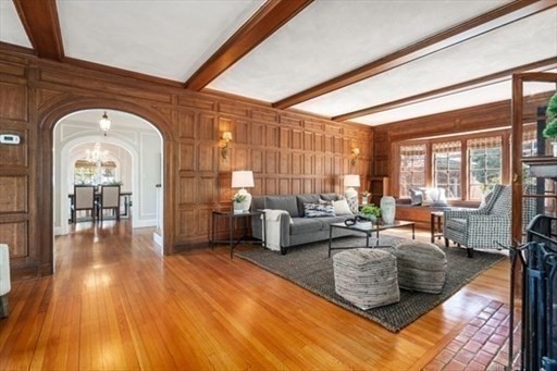 5 HAMMOND ST