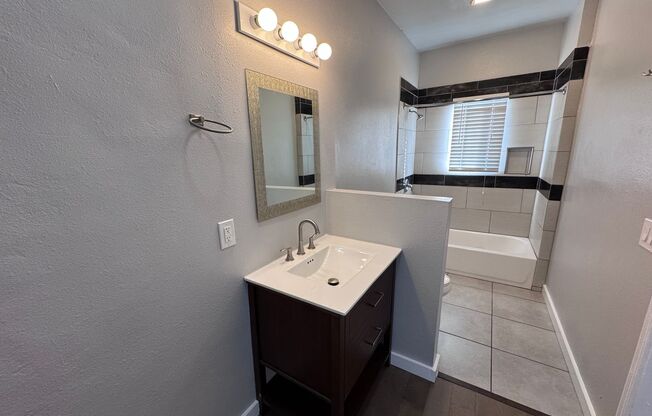 Studio, 1 bath, 425 sqft, $1,495, Unit 09
