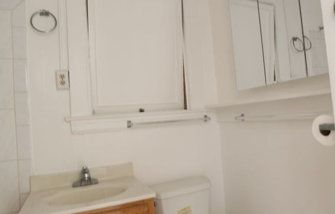 1 bed, 1 bath, $2,695, Unit #305