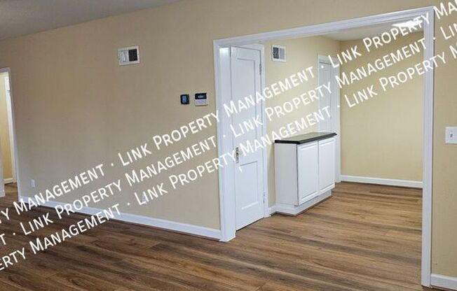 129 N MOORE RD