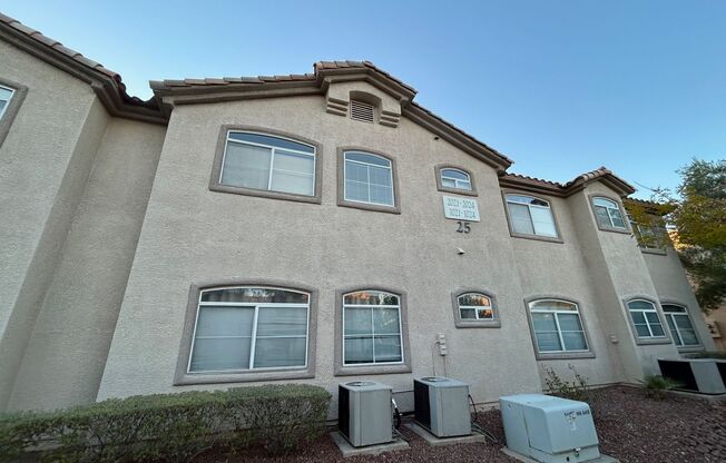 Inviting condo in the convenient West Harmon area of Las Vegas