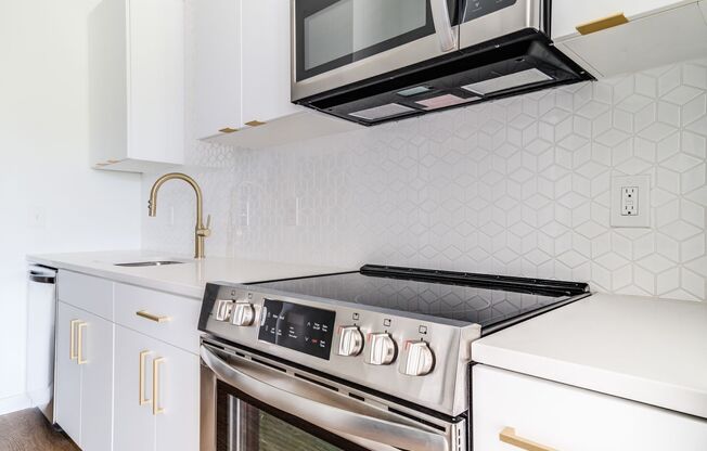 1 bed, 1 bath, 563 sqft, $1,549, Unit 211