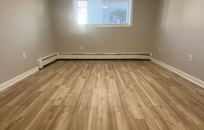 2 beds, 1 bath, 850 sqft, $2,095, Unit 148-7