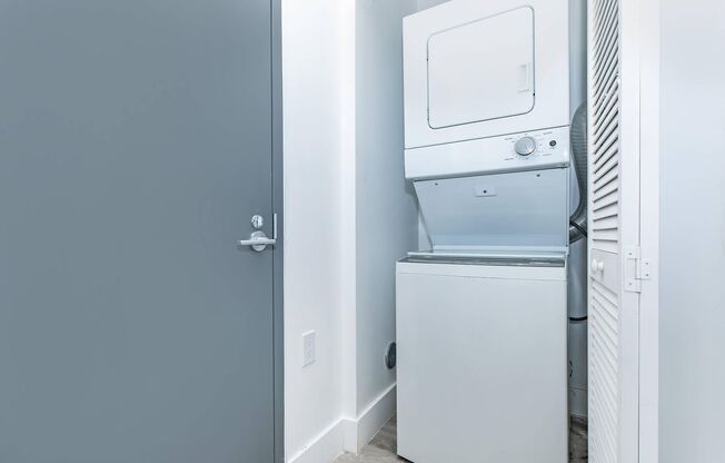 Studio, 1 bath, 444 sqft, $1,925, Unit 405