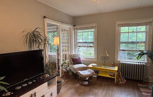 54 Elm Ave