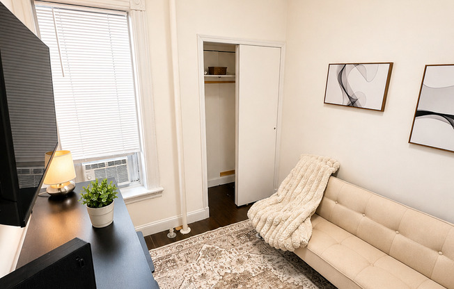 2418 Cambreleng LLC