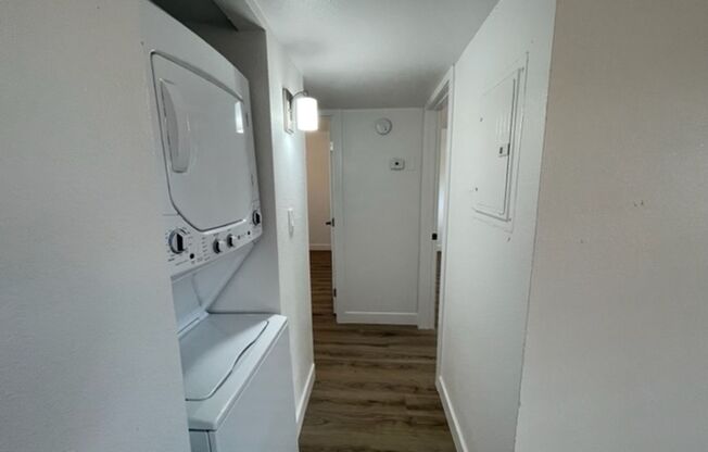 2 beds, 1 bath, 800 sqft, $1,350, Unit CC12