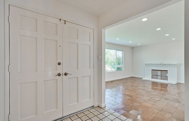 Bright and Spacious 3 Bed 2 Bath Single Family Home