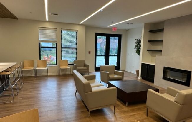 1 bed, 1 bath, 706 sqft, $1,725, Unit 202