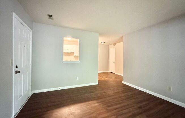 Charlestown Square Updated 2-Bedroom
