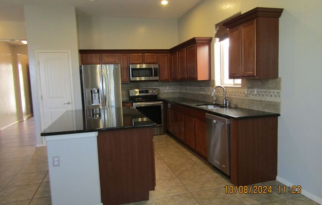 2 beds, 2 baths, $1,800