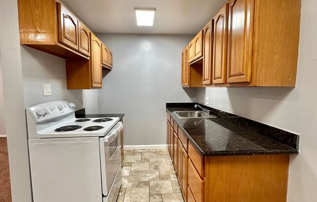 1 bed, 1 bath, 600 sqft, $1,650, Unit T211