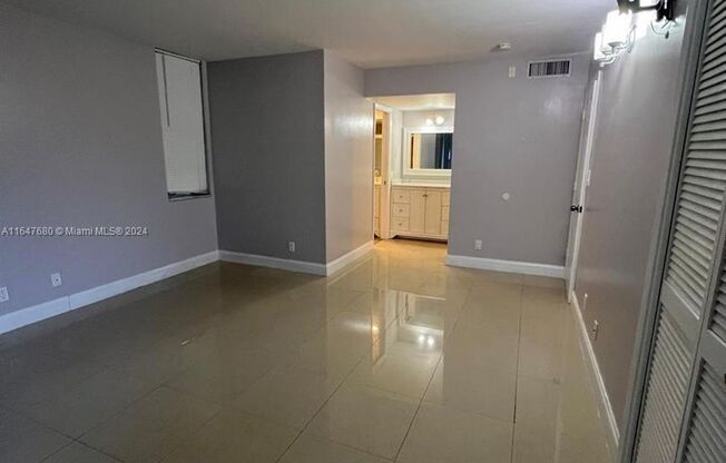 3 beds, 2 baths, $3,000, Unit # 206