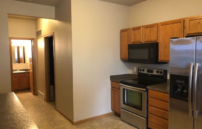 3 beds, 2.5 baths, $1,695, Unit 1754