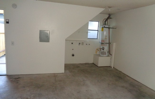 2 beds, 1.5 baths, $2,570, Unit 1348 D