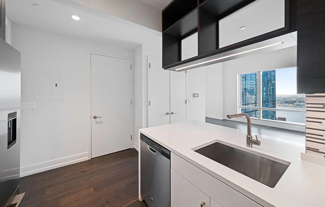 551 10 AVE