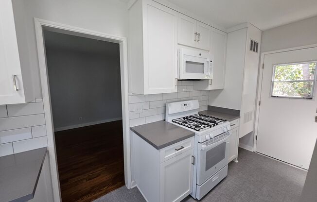 1 bed, 1 bath, 400 sqft, $2,200, Unit #1204